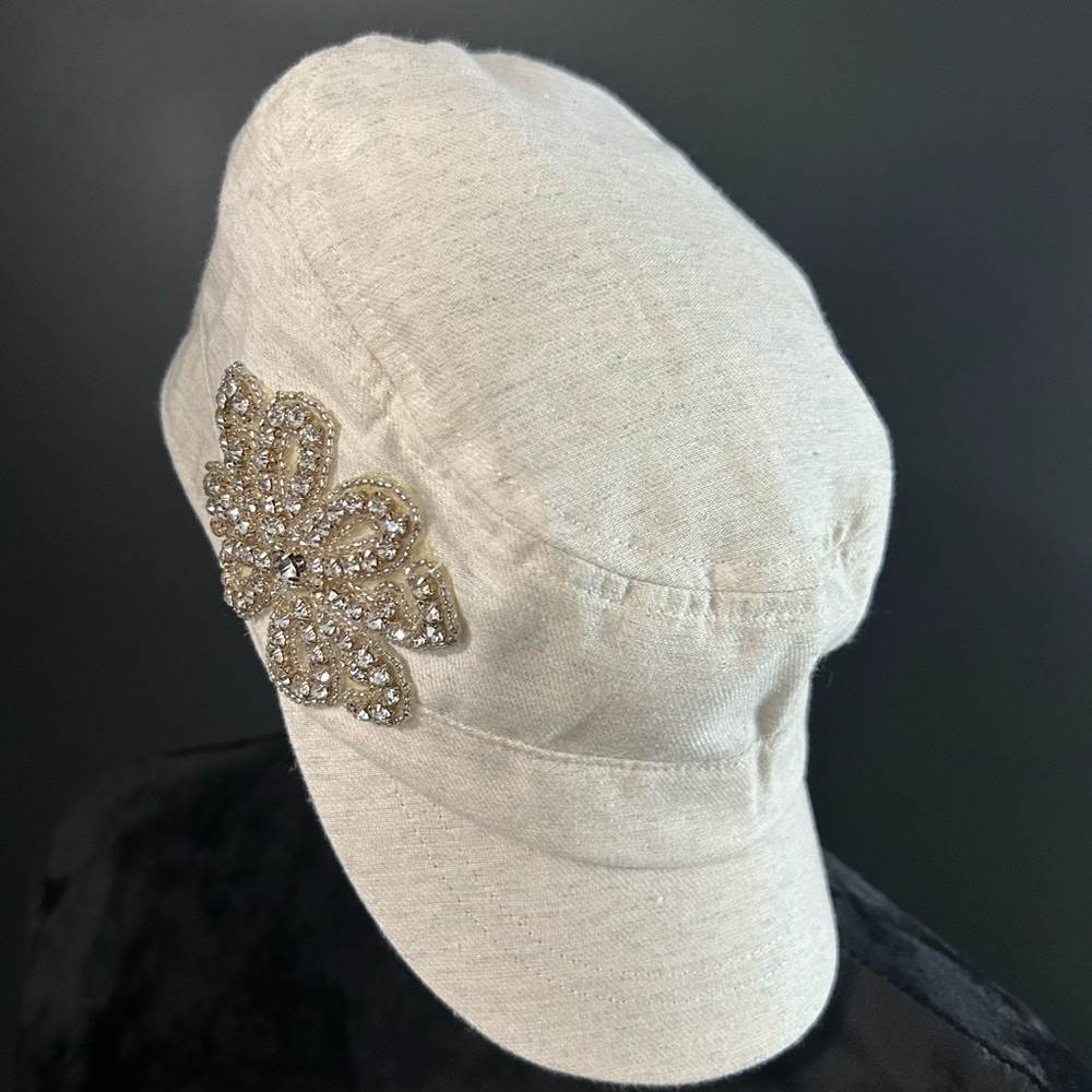 Elegant Cream Cap with Gold Embellishment - Picture 3 of 4